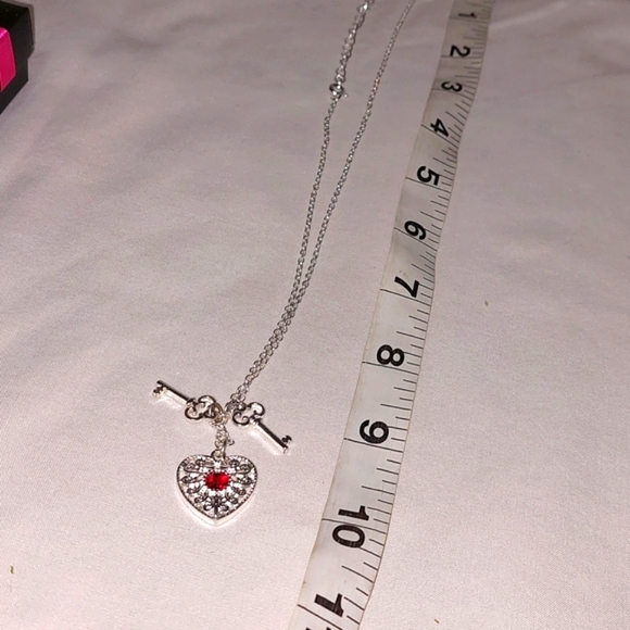 Heart Necklace  Two Keys .New - Picture 5 of 7